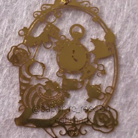 Alice in Wonderland Laser Cut Earrings Gold Tone Intricate Rabbit Pocket Watch - Picture 2 of 3